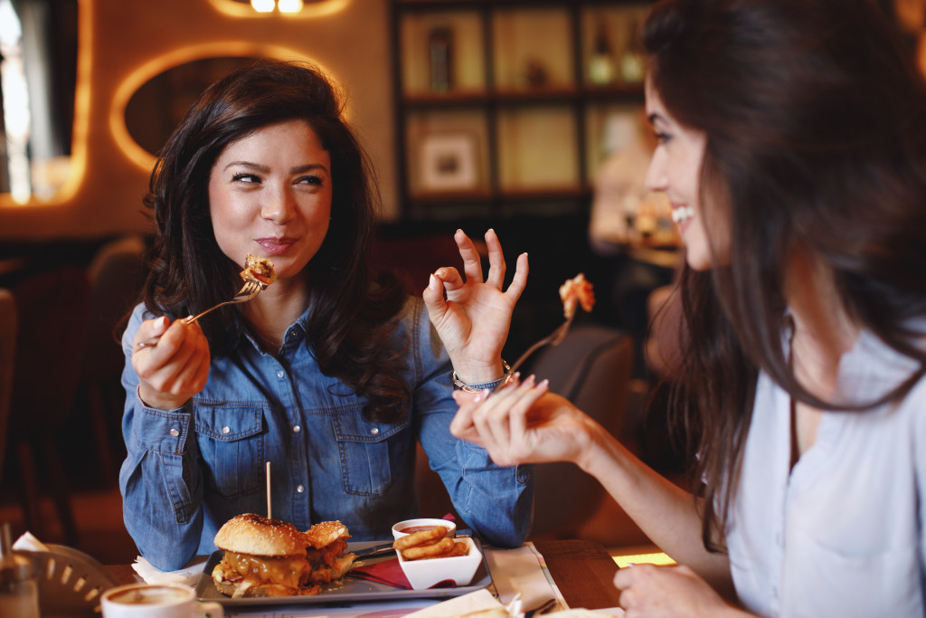 women eating at a restaurant